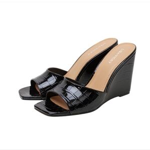 Lisa Vicky Adore Wedge Sandal In Black Patent Crocodile Size 8 NIB